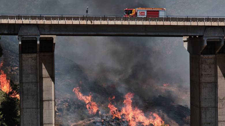 Σταθεροποιήθηκε η φωτιά που στοίχισε τη ζωή σε 12 ανθρώπους στη νότια Ισπανία