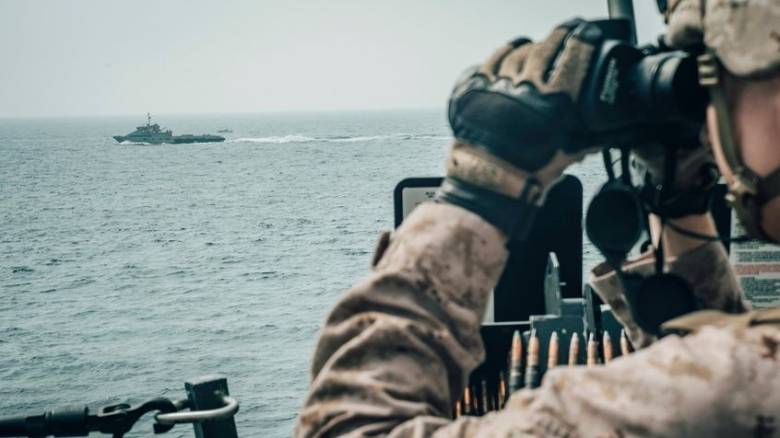 Η «μητέρα των μαχών» ΗΠΑ και Ιράν στα Στενά του Ορμούζ  - Το νέο όπλο και η παρέμβαση Τραμπ