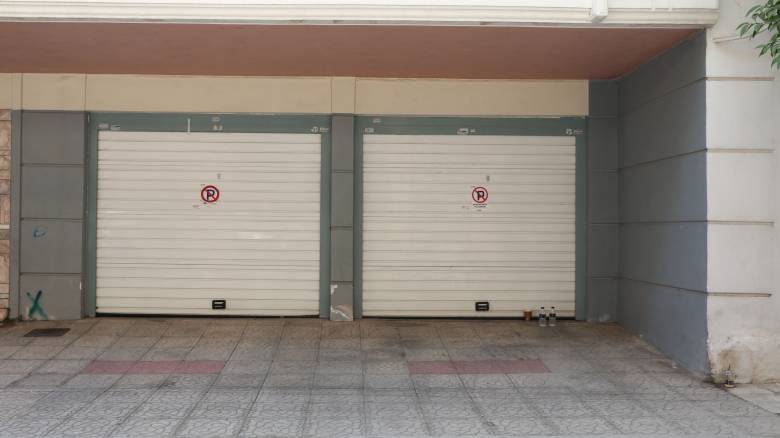 Πειραιάς: Από αναθυμιάσεις πέθανε το νεαρό ζευγάρι μέσα σε αυτοκίνητο