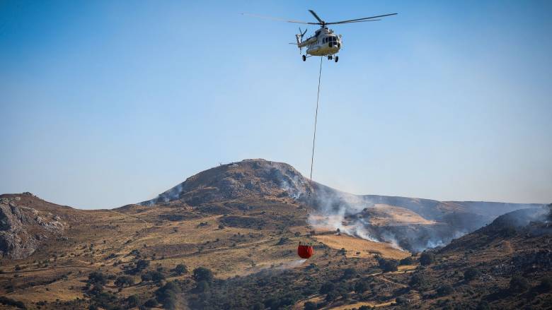 Σε ύφεση η μεγάλη φωτιά στο Μελιδοχώρι Ηρακλείου - Παραμένουν οι δυνάμεις για τυχόν αναζωπύρωση