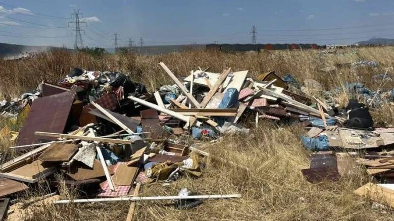 Δύο συλλήψεις για απόρριψη στερεών αποβλήτων στην περιοχή του Ασπροπύργου