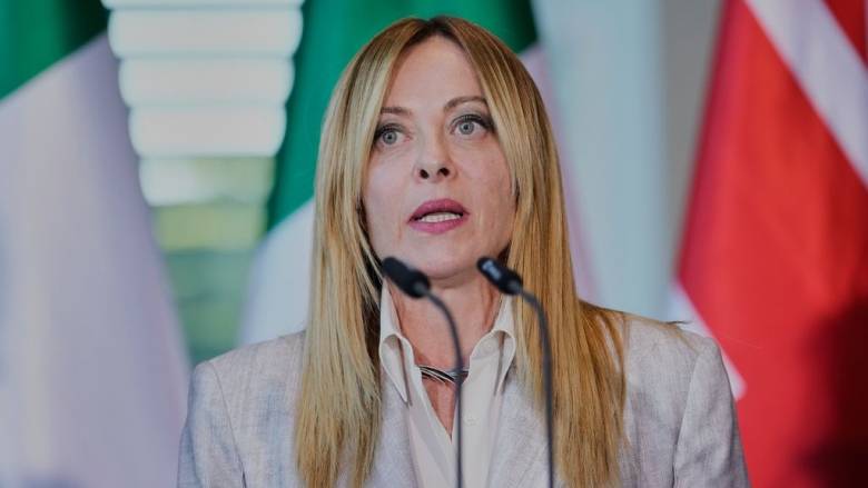 Η Μελόνι στηρίζει την απονομή χάριτος στον κοσμηματοπώλη που σκότωσε ληστές