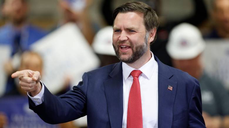 Πατέρας για 4η φορά ο Τζέι Ντι Βανς – Για πρώτη φορά μετά 150 χρόνια γεννιέται παιδί αντιπροέδρου