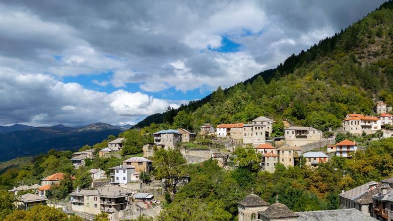 Τι προβλέπουν τα Ειδικά Σχέδια του ΥΠΕΝ για τη δόμηση σε οικισμούς που εγκαταλείπονται