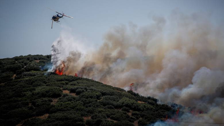 Φωτιά στο Δερβένι Θεσσαλονίκης - Ενισχύθηκαν οι δυνάμεις, ήχησε το 112