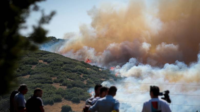 Οριοθετήθηκε η φωτιά στο Δερβένι Θεσσαλονίκης - Σηκώθηκαν δέκα εναέρια μέσα