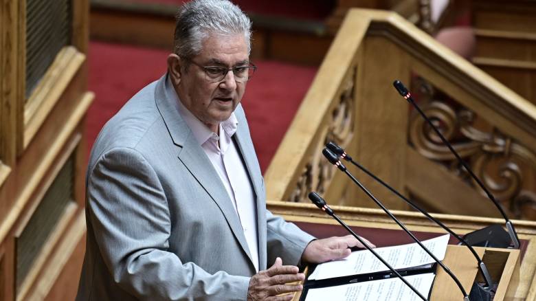 Στο στόχαστρο Κουτσούμπα ΕΛΑΣ και ΠΑΣΟΚ: «Αέρας κοπανιστός» - Tο «παρών» ΠΑΣΟΚ ισοδυναμεί με «ναι»
