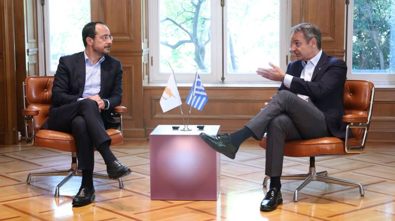Μητσοτάκης σε Χριστοδουλίδη: Η Ελλάδα στηρίζει την Κύπρο - Ο συντονισμός μας πιο επίκαιρος από ποτέ