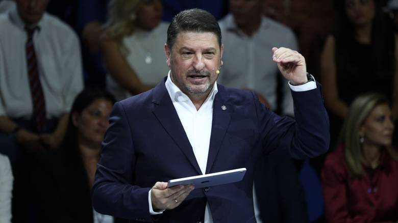 Χαρδαλιάς: «Δεν ήρθαμε να διοικήσουμε από τα γραφεία - Ζητώ να κριθώ πιο αυστηρά»