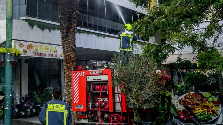 Πυρκαγιά σε υπόγειο εγκαταλελειμμένου κτηρίου στην Ομόνοια