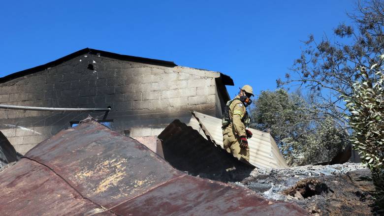 Πλωμάρι: Βελτιωμένη η εικόνα της φωτιάς - Εικόνες καταστροφής, κάηκαν έως και 1.000 στρέμματα