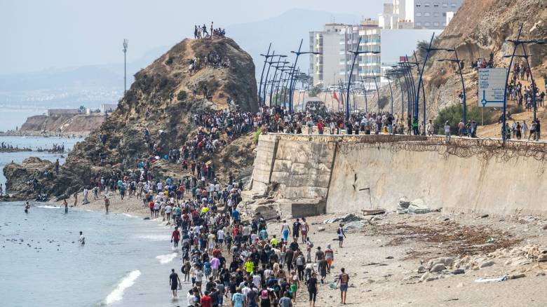 Η Ισπανία επικρίνει την «εγωιστική» στάση ορισμένων χωρών της ΕΕ για την κατάσταση στη Θέουτα
