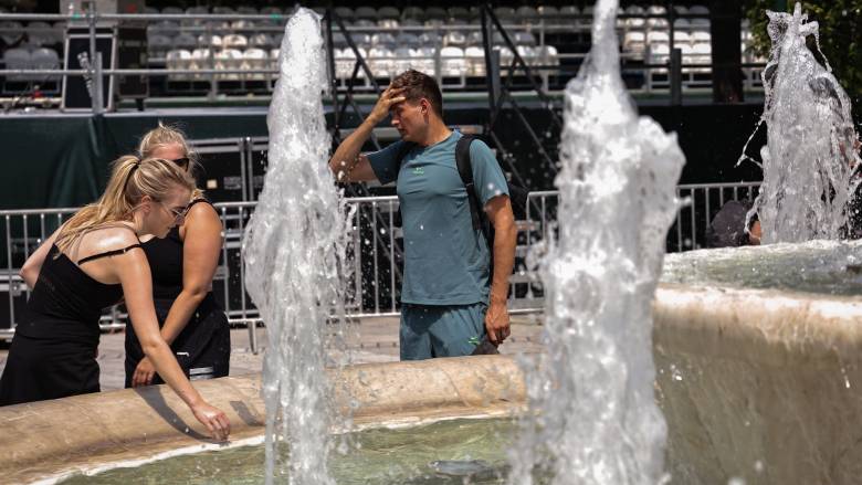 Καιρός: Νέα θερμή εισβολή από την Παρασκευή - Εξασθενούν τα μελτέμια και «έρχονται» 40άρια
