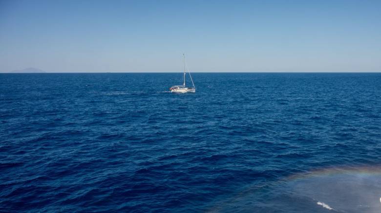 Σύμη: Συνεχίζονται οι έρευνες για τον αγνοούμενο Γερμανό τουρίστα του ακυβέρνητου ιστιοπλοϊκού