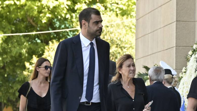 Οι «γαλάζιοι» τριγμοί για επίδομα το ανεργίας και η εντολή Μαξίμου