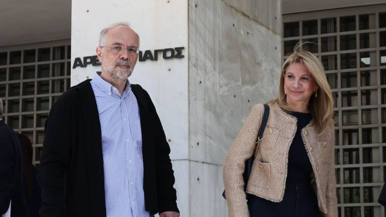 «Η Ελπίδα πεθαίνει μεν τελευταία, αλλά πεθαίνει» - Νέα αιχμηρή ανάρτηση Αυγερινού για Καρυστιανού