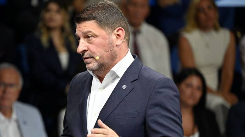 Παράσταση προς υποστήριξη κατηγορίας από την Περιφέρεια για τη φωτιά στη Δυτική Αττική