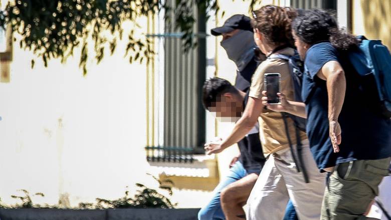 Κυψέλη: Απολογείται ο 26χρονος για τη δολοφονία της Βρετανίδας που βρέθηκε σε βαλίτσα