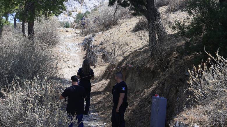 Θρίλερ στο Λυκαβητό: Βρέθηκε σορός σε σπηλιά κοντά στο εκκλησάκι των Αγίων Ισιδώρων