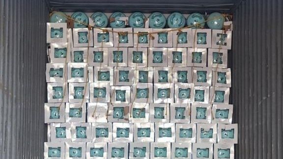 ΑΑΔΕ: Κατασχέθηκαν 1.296 φιάλες παράνομου φρέον σε Κήπους και Δοϊράνη