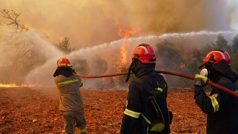 Σε πύρινο συναγερμό η χώρα: 400 φωτιές σε 10 μέρες- Red Code και αύριο- Ριπές 110 χλμ/ώρα στην Κρήτη