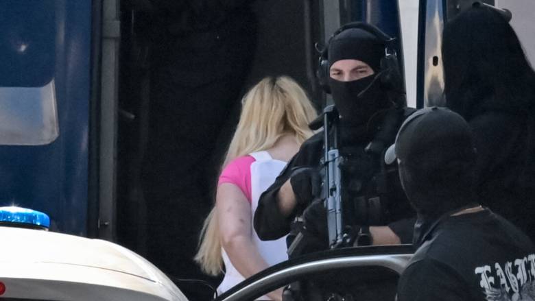 Marfin: Ενώπιον του Ανακριτή η 46χρονη - Επιμένει στην αθωότητά της