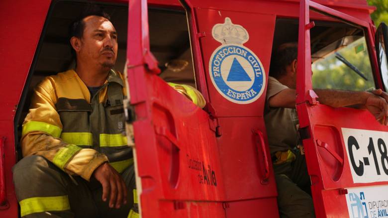 Η Ισπανία ετοιμάζεται για την έκλειψη ηλίου υπό τον κίνδυνο πυρκαγιών: Επί ποδός 35.000 αστυνομικοί