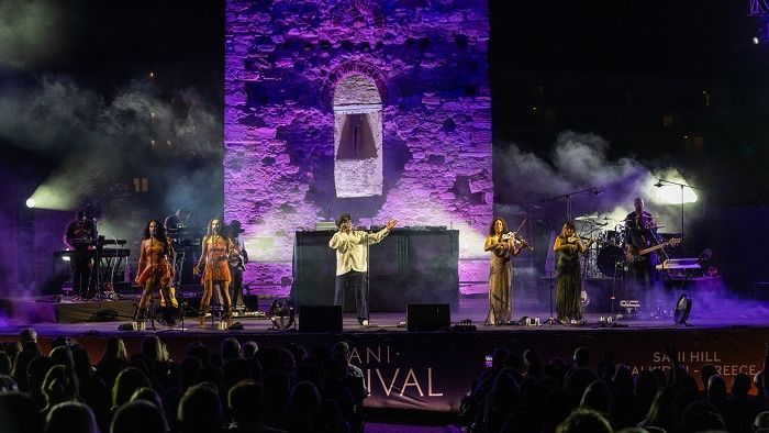 Sani Festival: Οι Soul II Soul μετέτρεψαν τον Λόφο της Σάνης σε μια μεγάλη γιορτή της soul μουσικής