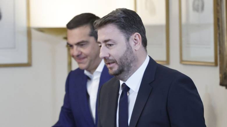 «Πυρά» ΠΑΣΟΚ σε Τσίπρα: «Υπήρξε πρότυπο για τον Μητσοτάκη - Τα ανέκδοτα να μας τα λέτε ένα, ένα»