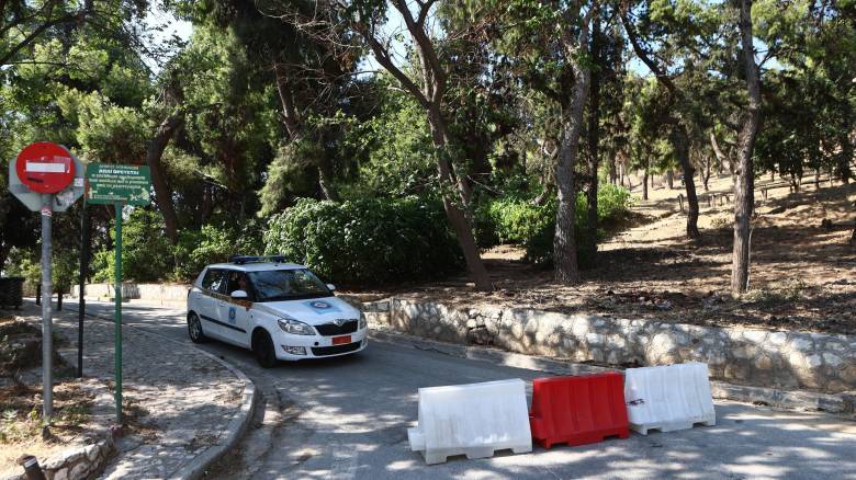 Έκλεισαν Λυκαβηττός και Πεδίον Άρεως λόγω κινδύνου φωτιάς- Drone με κάμερες «εποπτεύουν» την Αττική