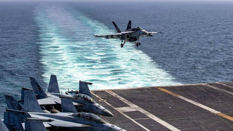 CENTCOM: Ψευδείς οι ειδήσεις για αυτοκτονίες από το αεροπλανοφόρο «USS Abraham Lincoln»