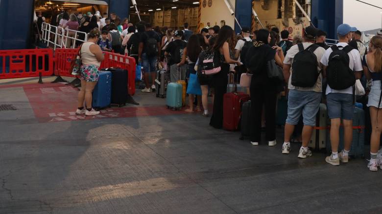 Μέχρι τις 16.00 το απαγορευτικό απόπλου από Ραφήνα και Λαύριο - Τι ισχύει για Πειραιά