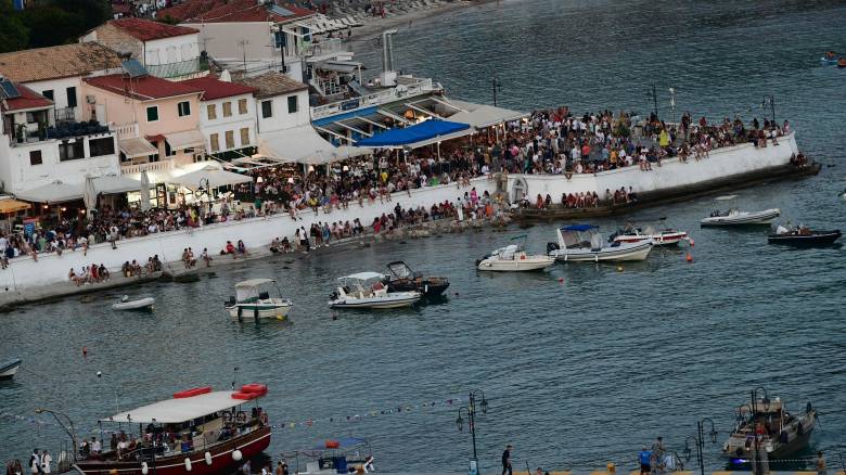 Πόσο κοστίζει το τραπέζι του Δεκαπενταύγουστου - Από 9 έως 14 ευρώ το αρνί, στα 18 ευρώ το μοσχάρι