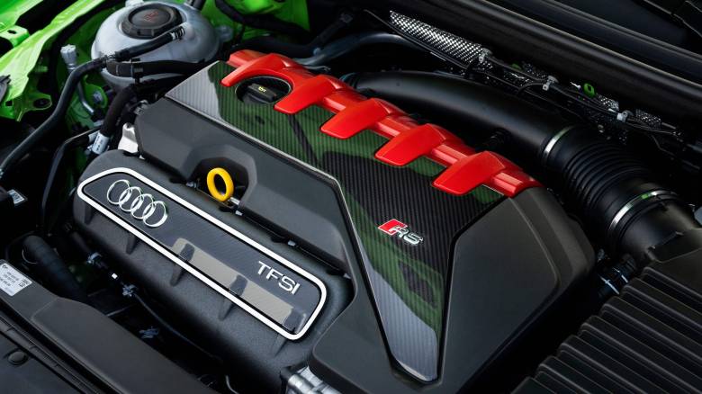 Η Audi εξετάζει πώς θα σώσει τον εμβληματικό πεντακύλινδρό της