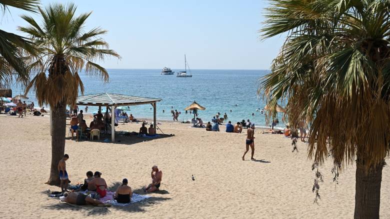 «Καμίνι» η χώρα: «Άγγιξε» τους 41 βαθμούς ο υδράργυρος - Πού θα χτυπήσει ο καύσωνας την Κυριακή