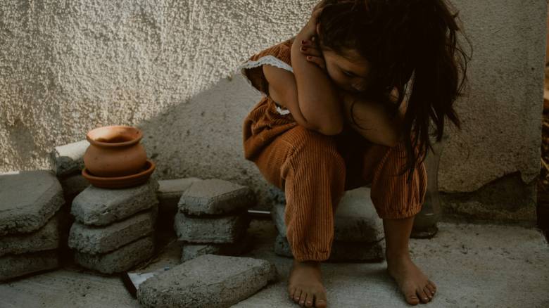 Γαλλία: Περισσότερα από 2.300 παιδιά κοιμούνται στους δρόμους της χώρας