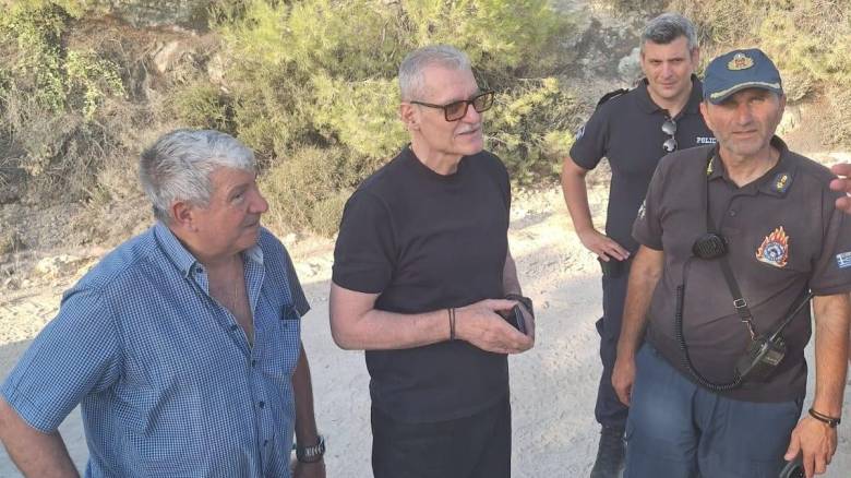Στο Μαρκόπουλο Ωρωπού μετέβη ο Ευάγγελος Τουρνάς - Χωρίς ενεργό μέτωπο η φωτιά