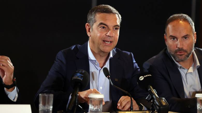 Τσίπρας από Θεσσαλονίκη: «Τα καρτέλ συμπιέζουν αυτοαπασχολούμενους, μικρές και μεσαίες επιχειρήσεις»