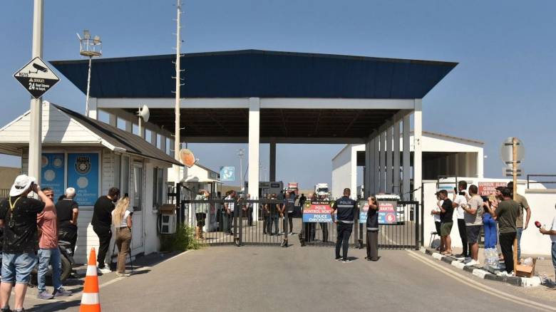Κερύνεια: Νέο βίντεο μέσα από το καταμαράν - Οι επιβάτες ζητούν από τον καπετάνιο να επιστρέψει