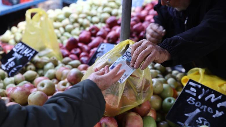 Παράταση 12 μηνών για τις θέσεις στις λαϊκές αγορές - Πότε παρεμβαίνει το υπουργείο Ανάπτυξης