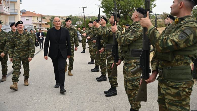 Μήνυμα Δένδια στην Τουρκία: Παραγωγή 15.000 drones ετησίως και 522 νέα οχυρωματικά έργα