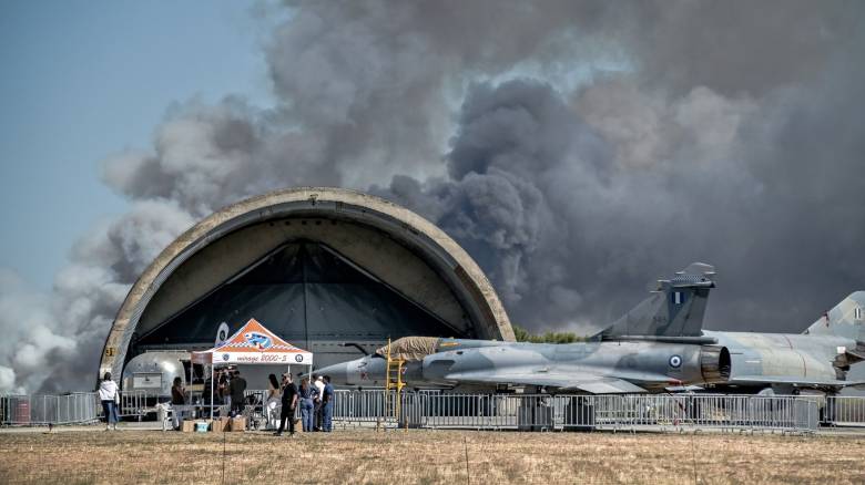 Συντριβή Phantom: Πού στρέφονται οι έρευνες - Βαρύ κλίμα για το θάνατο των δύο πιλότων