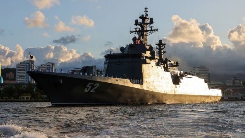 Βόρεια Κορέα: Εντάχθηκε επισήμως στο στόλο το πλοίο που είχε αναποδογυρίσει κατά την καθέλκυσή του