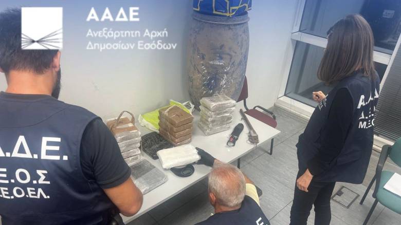 Επιχείρηση «Τα Άνθη του Κακού»: Άλλα 26,8 κιλά κοκαΐνης εντοπίστηκαν στον Μαραθώνα