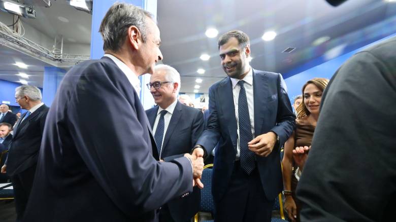 Ο εκλογικός «πυρετός» φέρνει «γαλάζια» αναταραχή - Αφορμή το επίδομα ανεργίας 