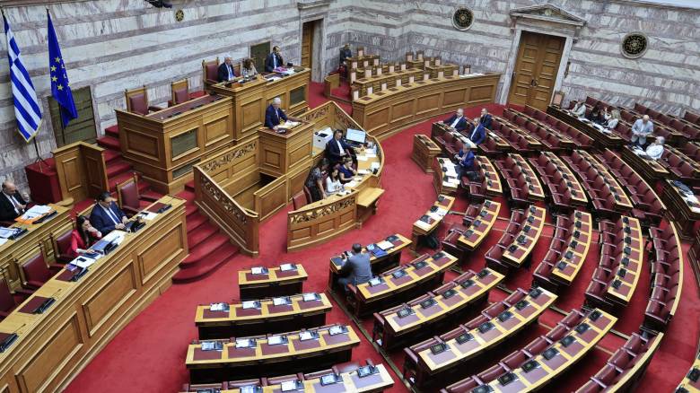 Σφοδρή σύγκρουση Βελόπουλου-Καιρίδη για την ιθαγένεια: «Έρχεται να μιμηθεί τα χειρότερα της Χούντας»