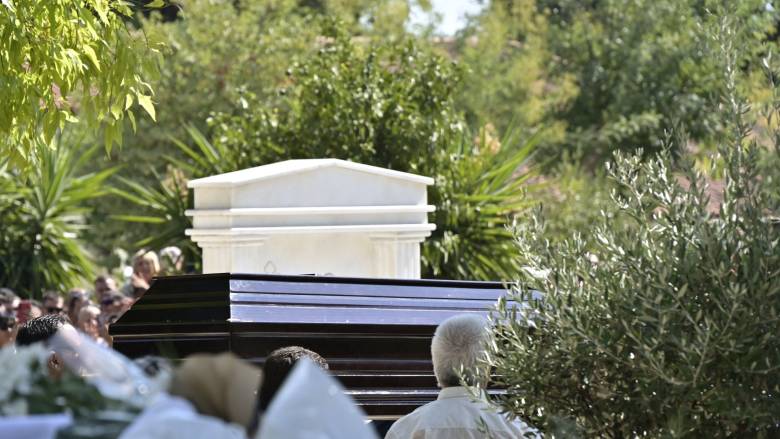 Γιώργος Μαζωνάκης: Τελέστηκε τρισάγιο για τα εννιάμερα από τον θάνατό του