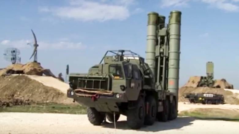 Hürriyet: «Τα συστήματα S - 400 σε επιχειρησιακή ετοιμότητα ανά πάσα στιγμή» λέει ο Γκιουλέρ