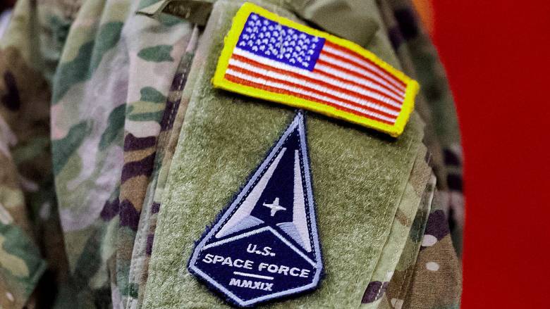Όπλα σε τροχιά: Τι αλλάζει με τη Space Force των ΗΠΑ  - Καθηγητής της Σχολής Ευελπίδων αναλύει
