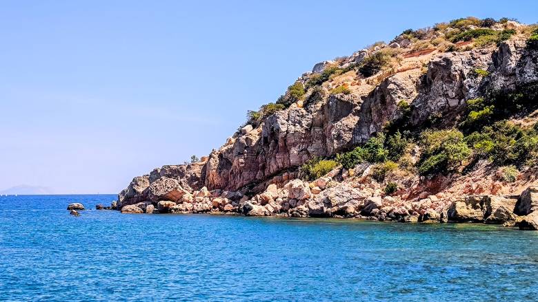 Χαλκιδική: Ιταλίδα λουόμενη γλίστρησε από βράχο και τραυματίστηκε στο κεφάλι